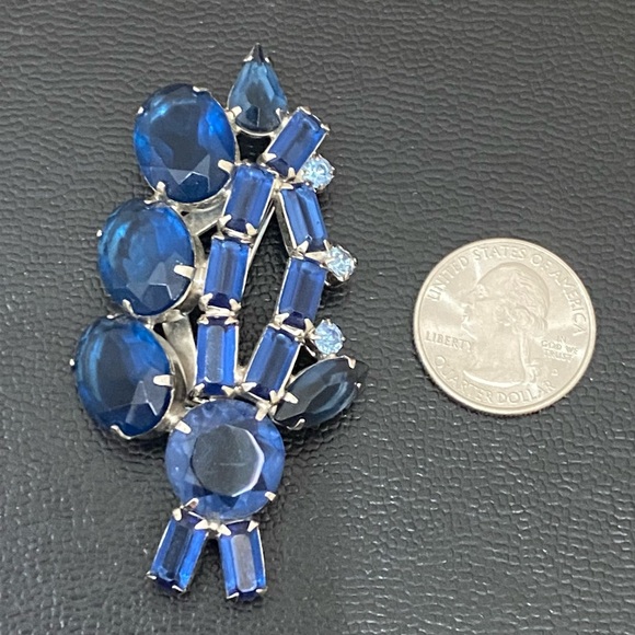 Vintage Unsigned Juliana? Cobalt Blue Silver-tone Brooch 20.5g - Picture 2 of 14